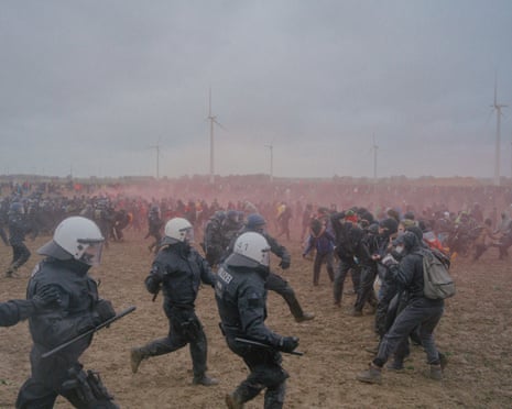 A large demonstration between Keyenberg and Lützerath on 14 January 2023