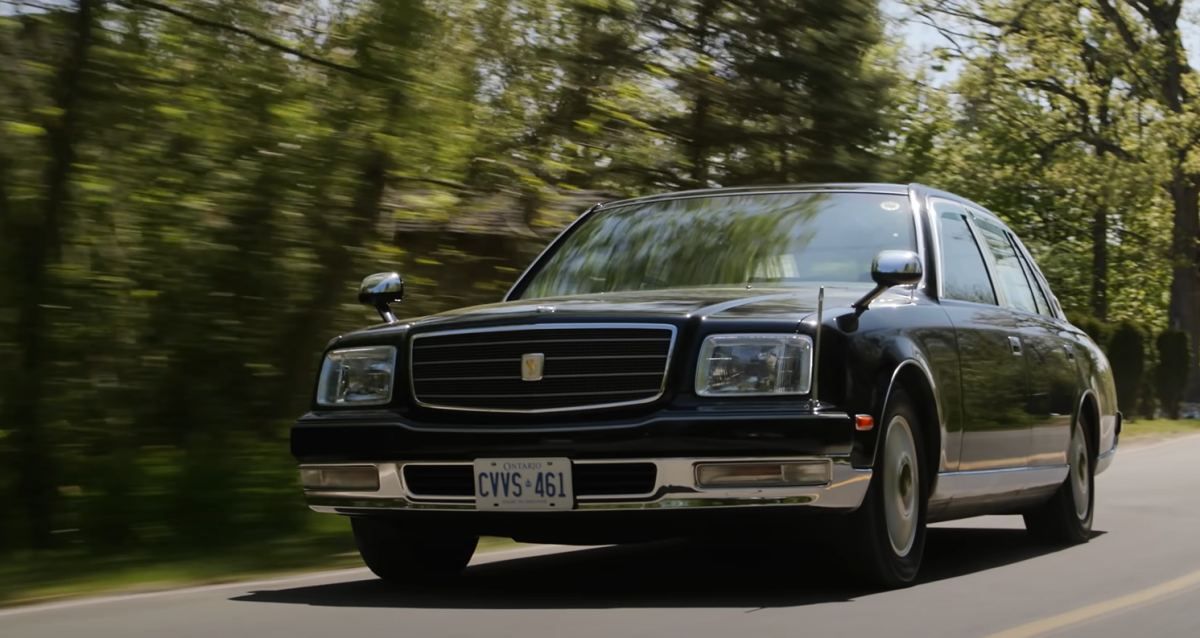 2004 Toyota Century Driving Shot