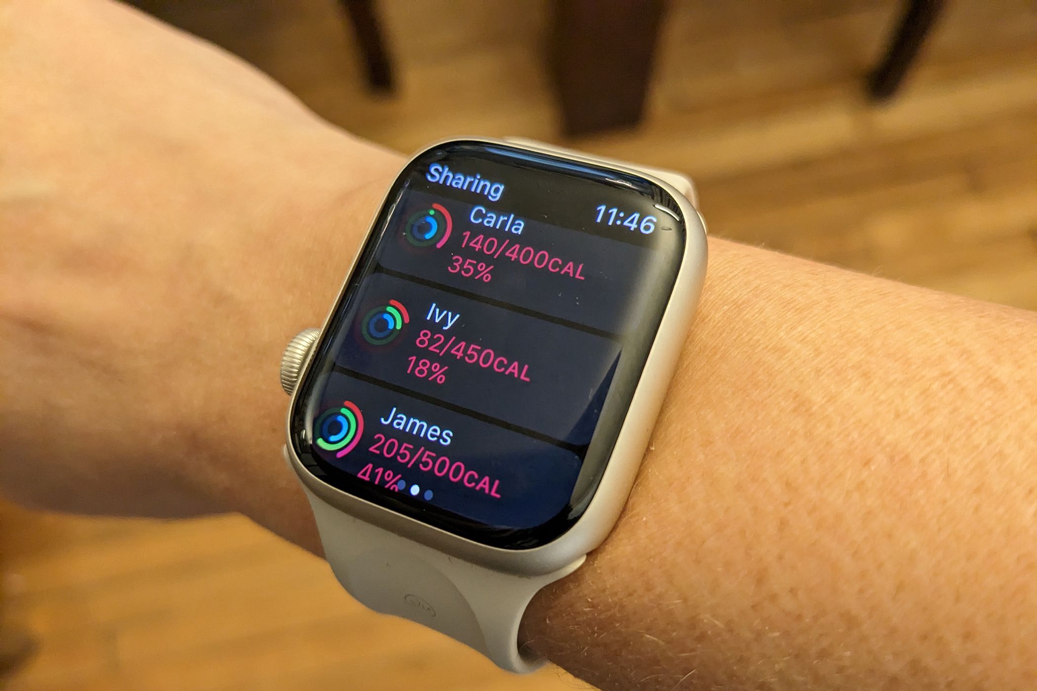 apple watch add friends feature