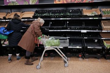 Full list of supermarkets NOT rationing fruit and veg as four introduce limits