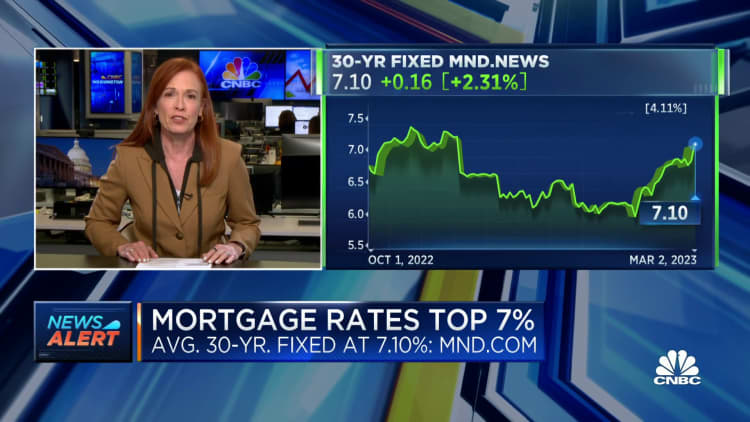 Mortgage rates top 7%