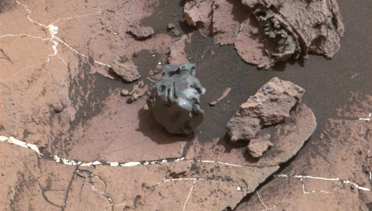 A meteorite on Mars captured by Curiosity’s ChemCam (Picture: Nasa/JPL-Caltech/MSSS)