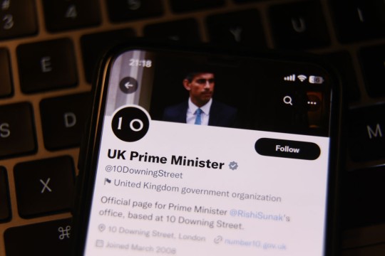 A grey tick next to the 10 Downing Street Twitter page