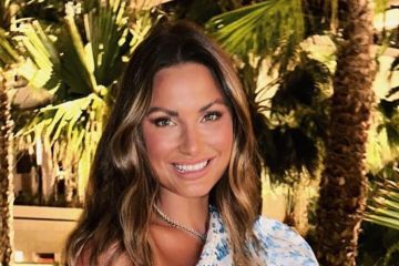 Sam Faiers slammed over holiday pics as she’s accused of Photoshop fail 