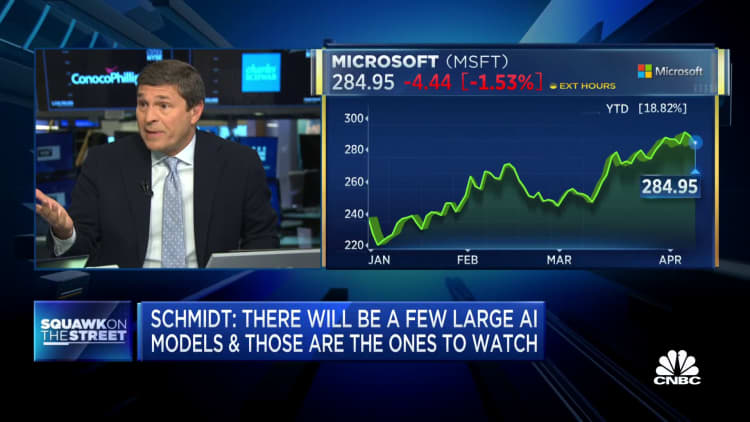 Tight labor market will push inflation higher, says Citi global chief economist