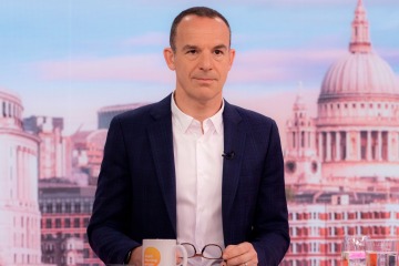 Martin Lewis issues urgent warning to mobile customers as provider to close