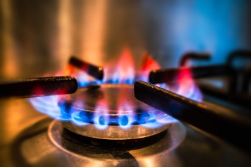 Warning for thousands of energy customers who have just weeks left to claim £400