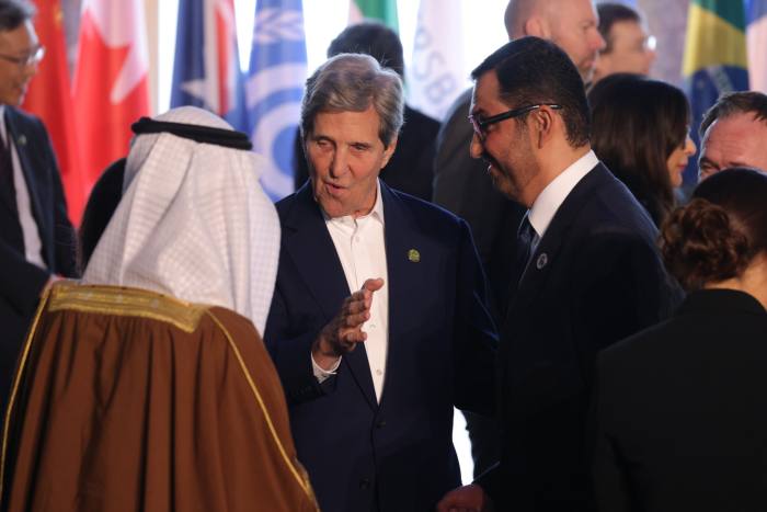 John Kerry talks with Sultan al-Jaber at the Petersberg Climate Dialogue 