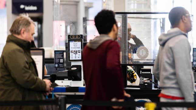 Image for article titled TSA Testing Facial Recognition Tech at 16 Airports