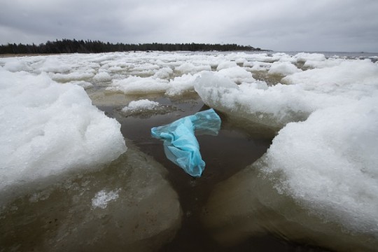 Plastic pollution is found through the world's oceans