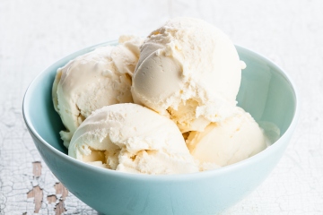 People have been scooping ice cream wrong - you don't need a spoon