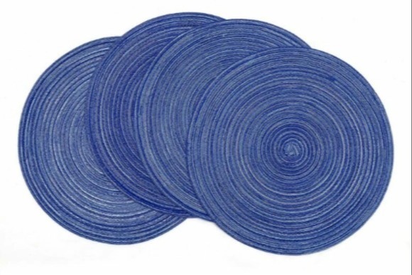 These blue place mats are £20.18 for six at manomano.co.uk