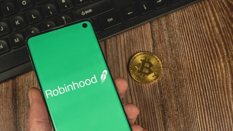 Robinhood to Delist Cardano, Solana, and Polygon Amidst SEC Regulatory Pressure