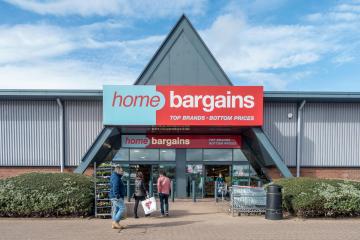 Home Bargains shoppers rushing to buy holiday essential for £6 instead of £15