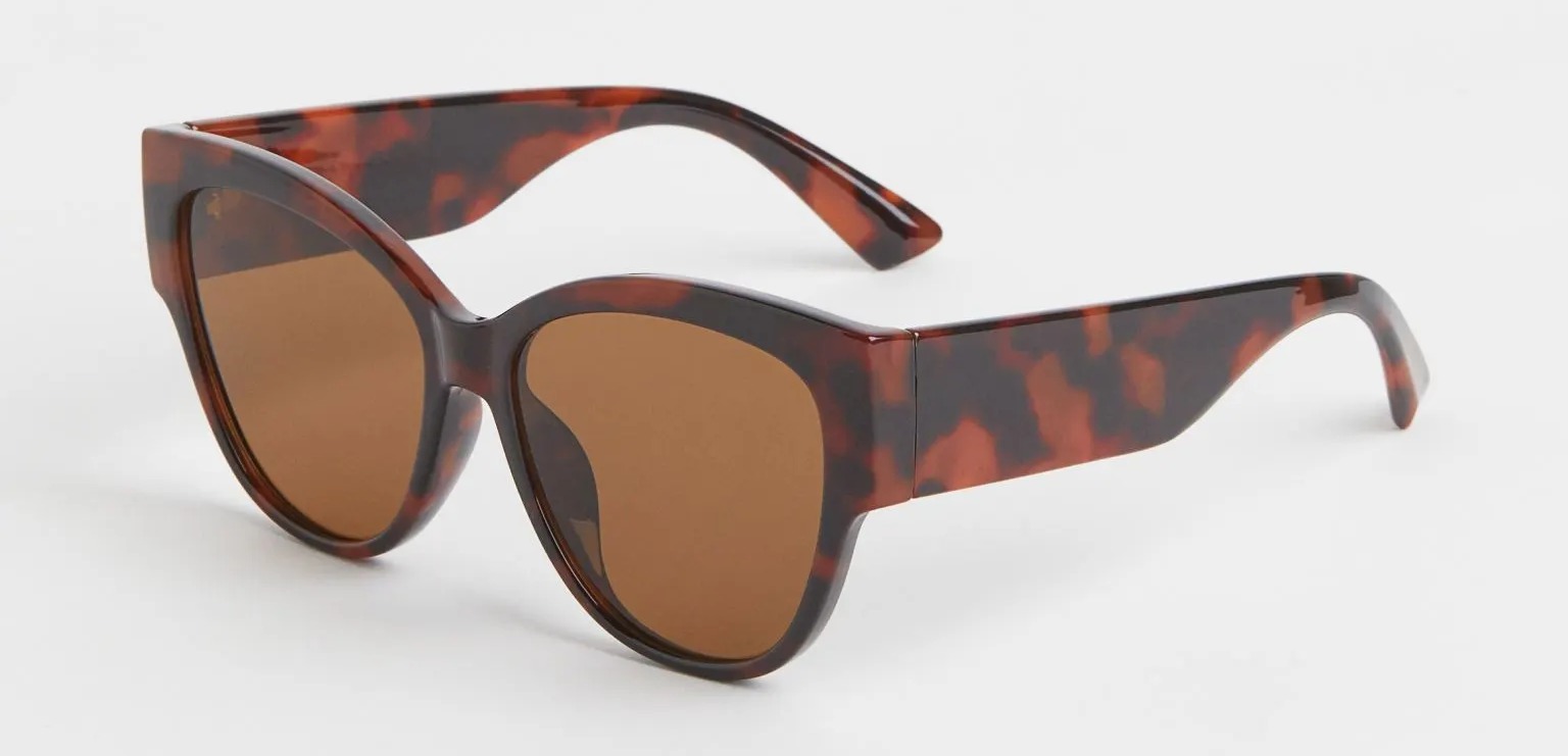 These tortoiseshell sunglasses are just £4 at H&M