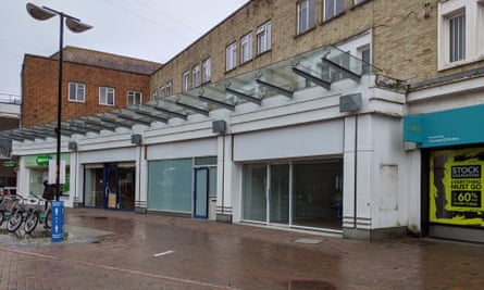 Empty shops on Kingland Crescent before its revamp