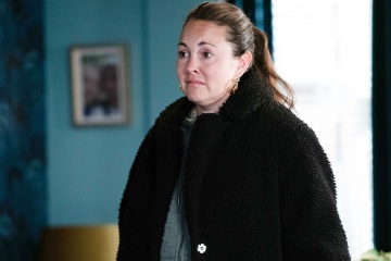 Stacey Slater faces loan shark in dramatic confrontation in EastEnders