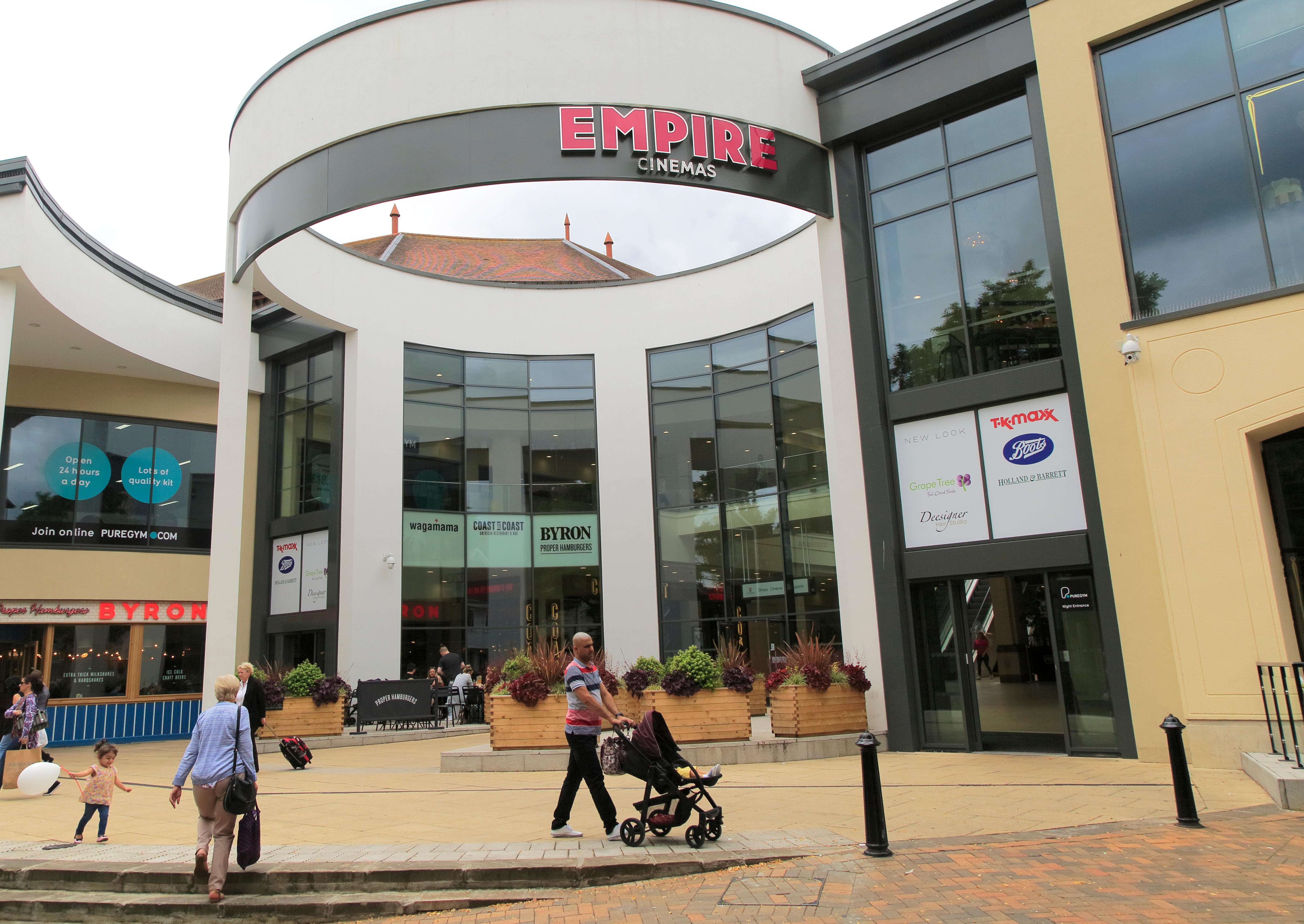 Empire Cinema has fallen into administration closing six cinemas