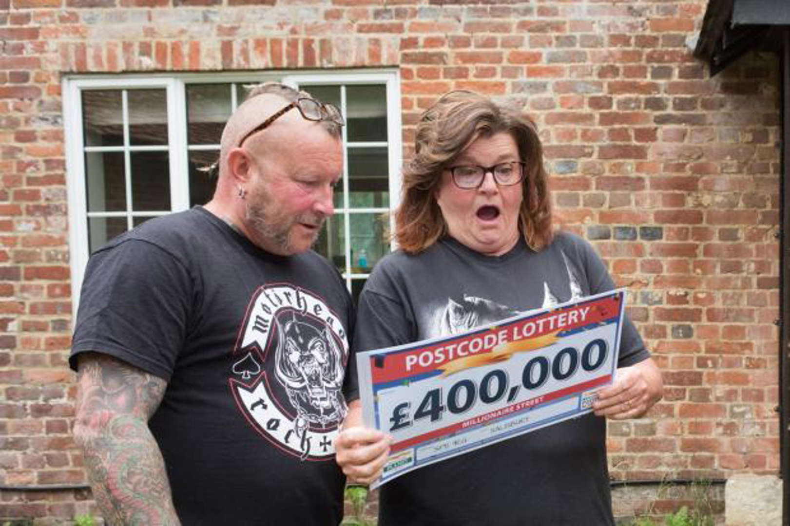 Hours later she won £400,00 on Postcode Lottery