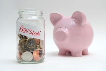 Warning for thousands of pensioners over access to retirement cash