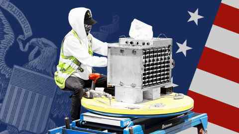 A montage photo of a Viridi Parente worker, the US flag and US great seal