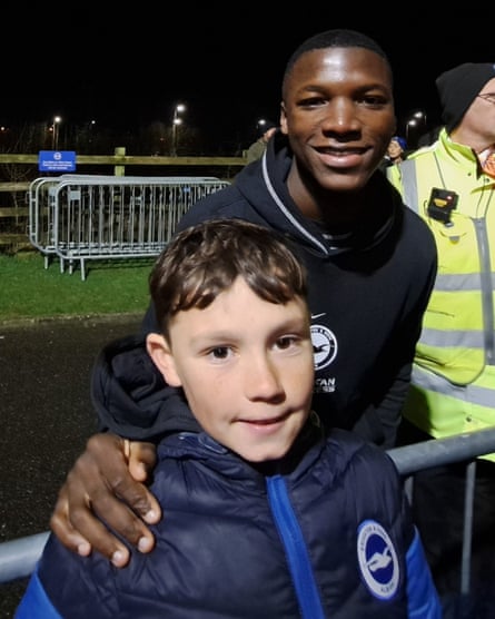 Ian Carter’s son Sam with Brighton’s Moisés Caicedo