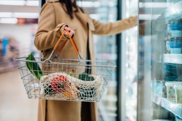 Major supermarket is giving out £15 free cash in Christmas savings scheme