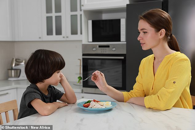 According to the research, mothers who were unhappy at work were less likely to avoid eating with the family, while the opposite was true for fathers dissatisfied with their job