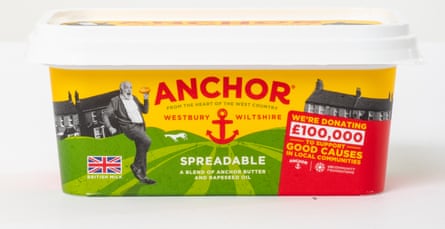 A tub of Anchor Spreadable.