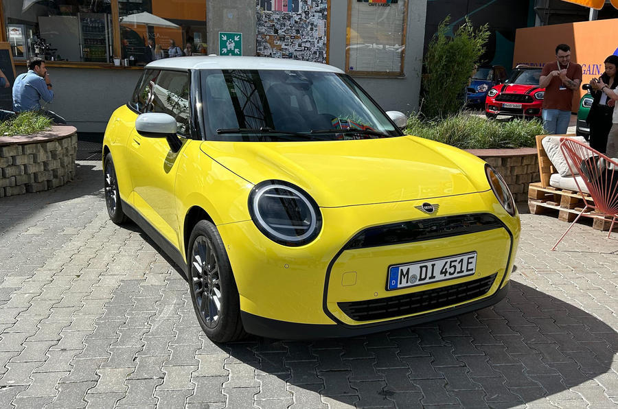 2024 Mini Cooper electric – front