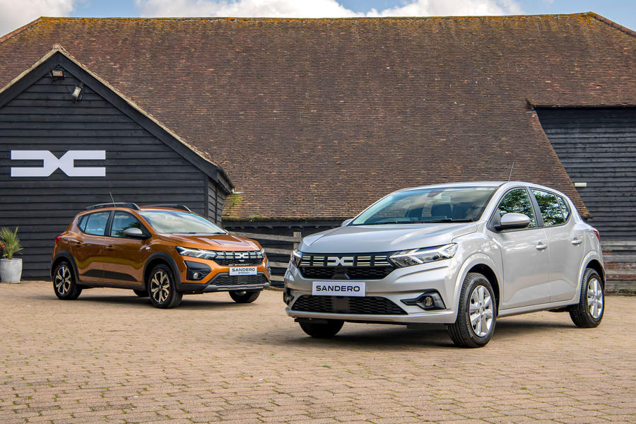 2023 Dacia Sandero Stepway (left) and Dacia Sandero – front parked