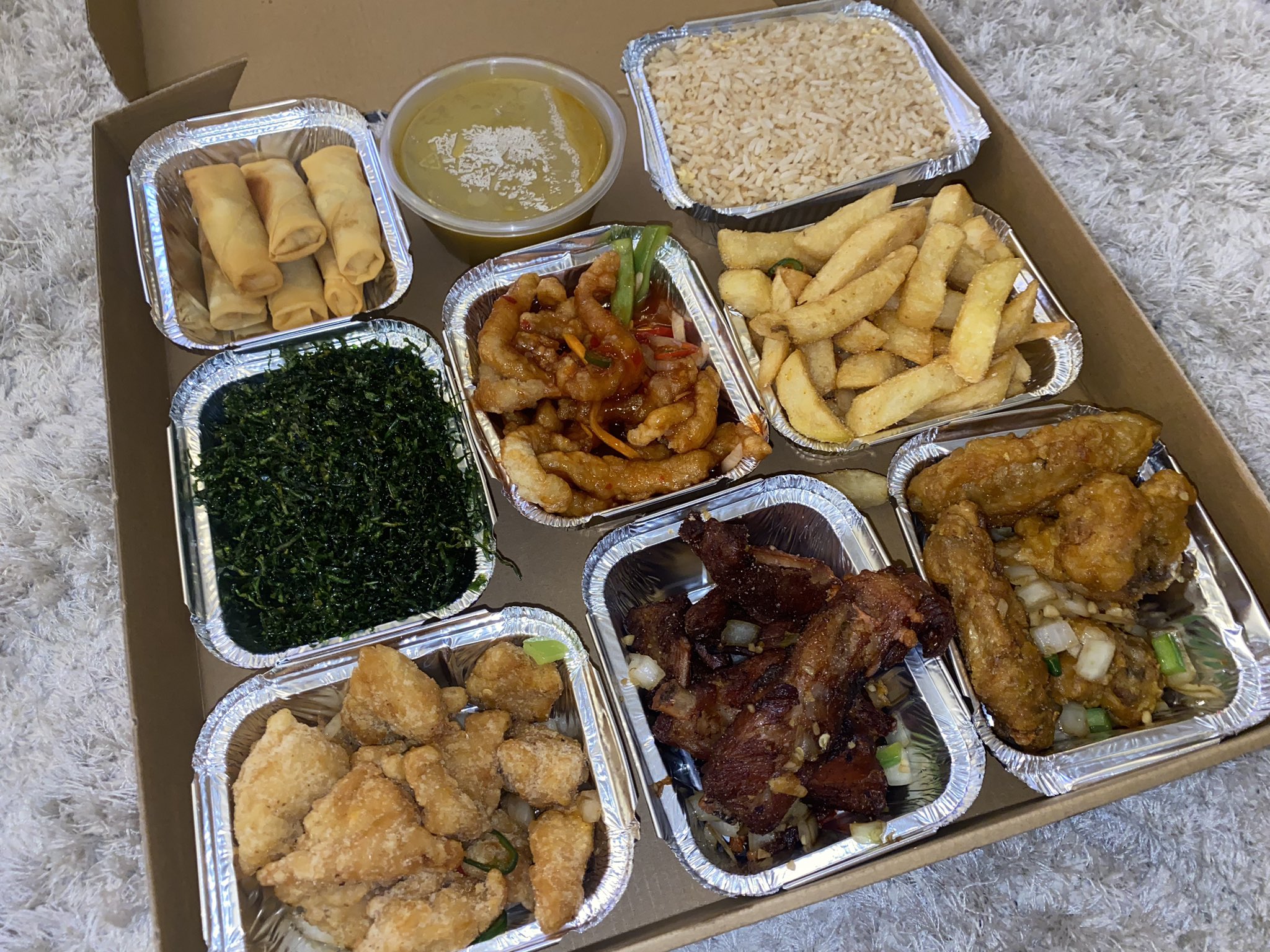 Bobbi showed all the food she got for just £20 in the Chinese takeaway's share box deal