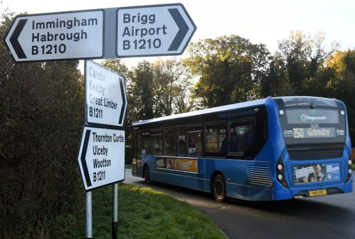 Motorists were led in the wrong direction after incorrect road signs were installed in Grimsby