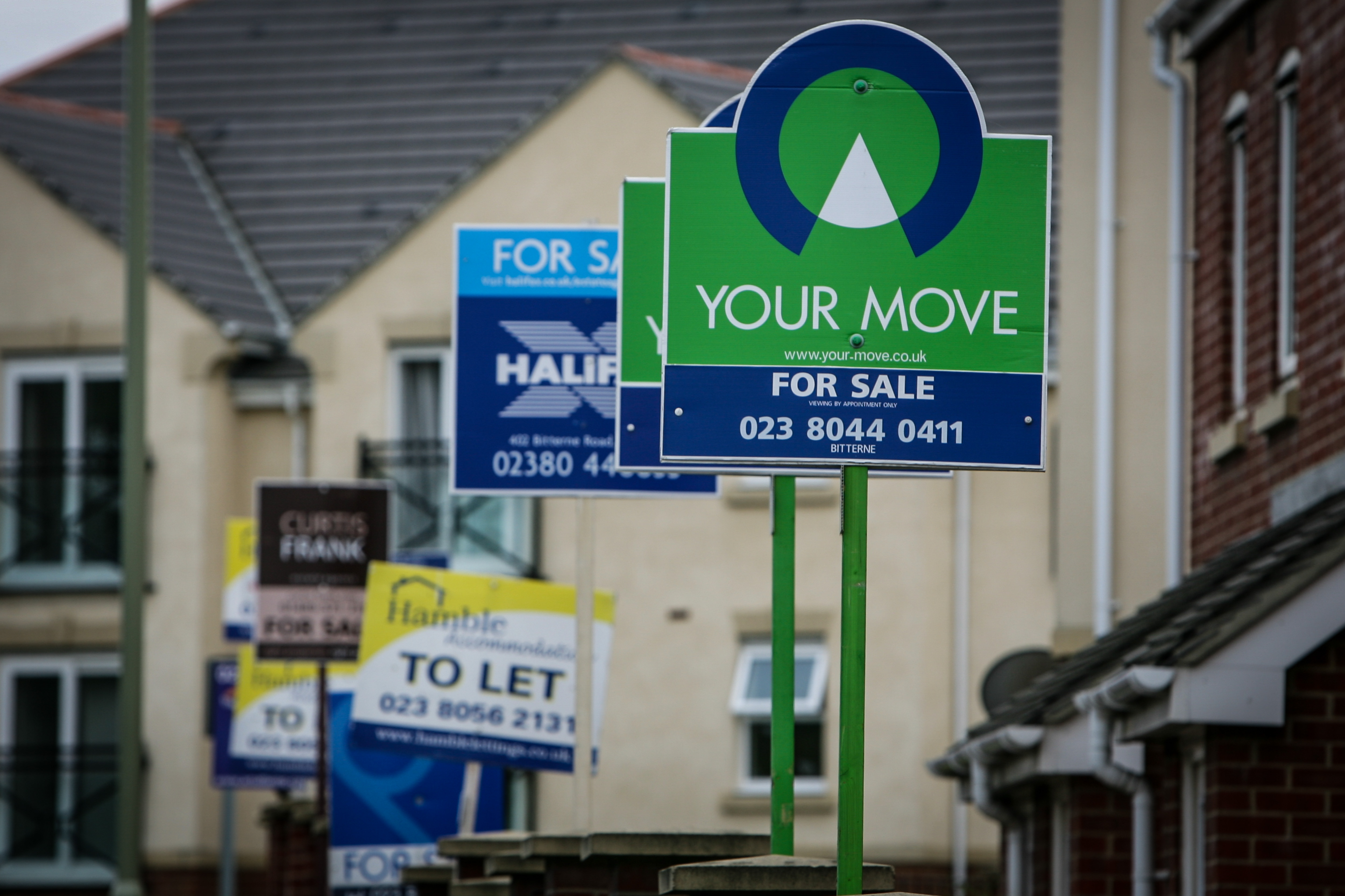 The average house price has fallen by nearly £7,000 this month