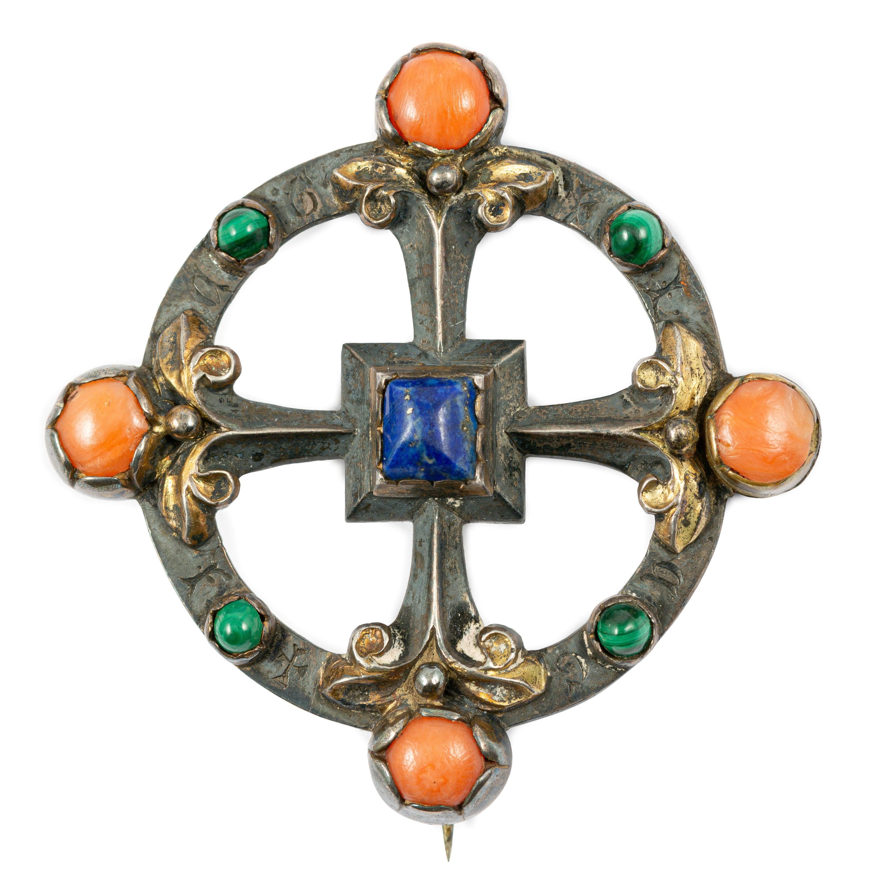 The brooch is expected to fetch around £15,000 when it goes under the hammer