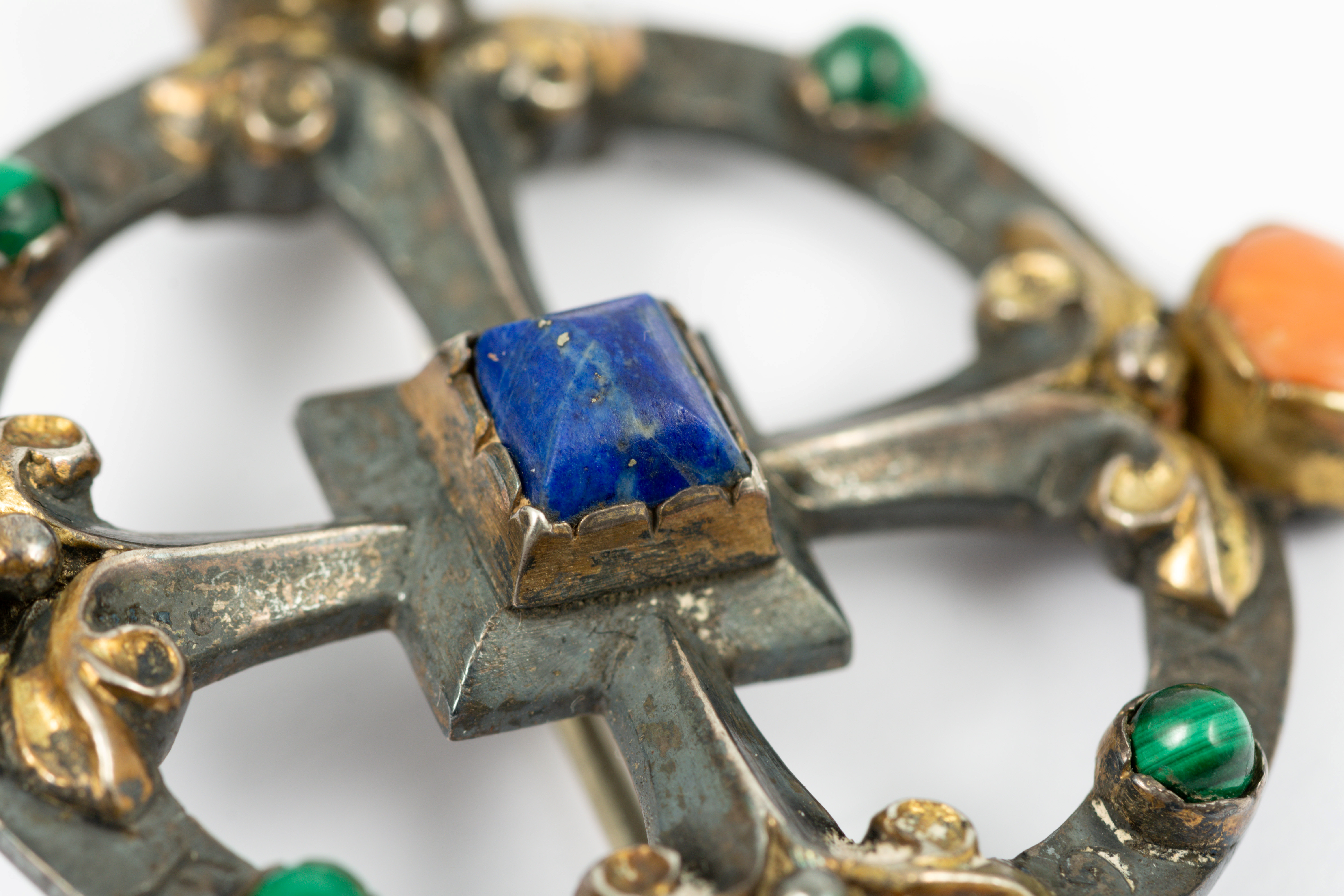 It dates back to the 19th century and is the third Burges brooch to be sold by Gildings auctioneers