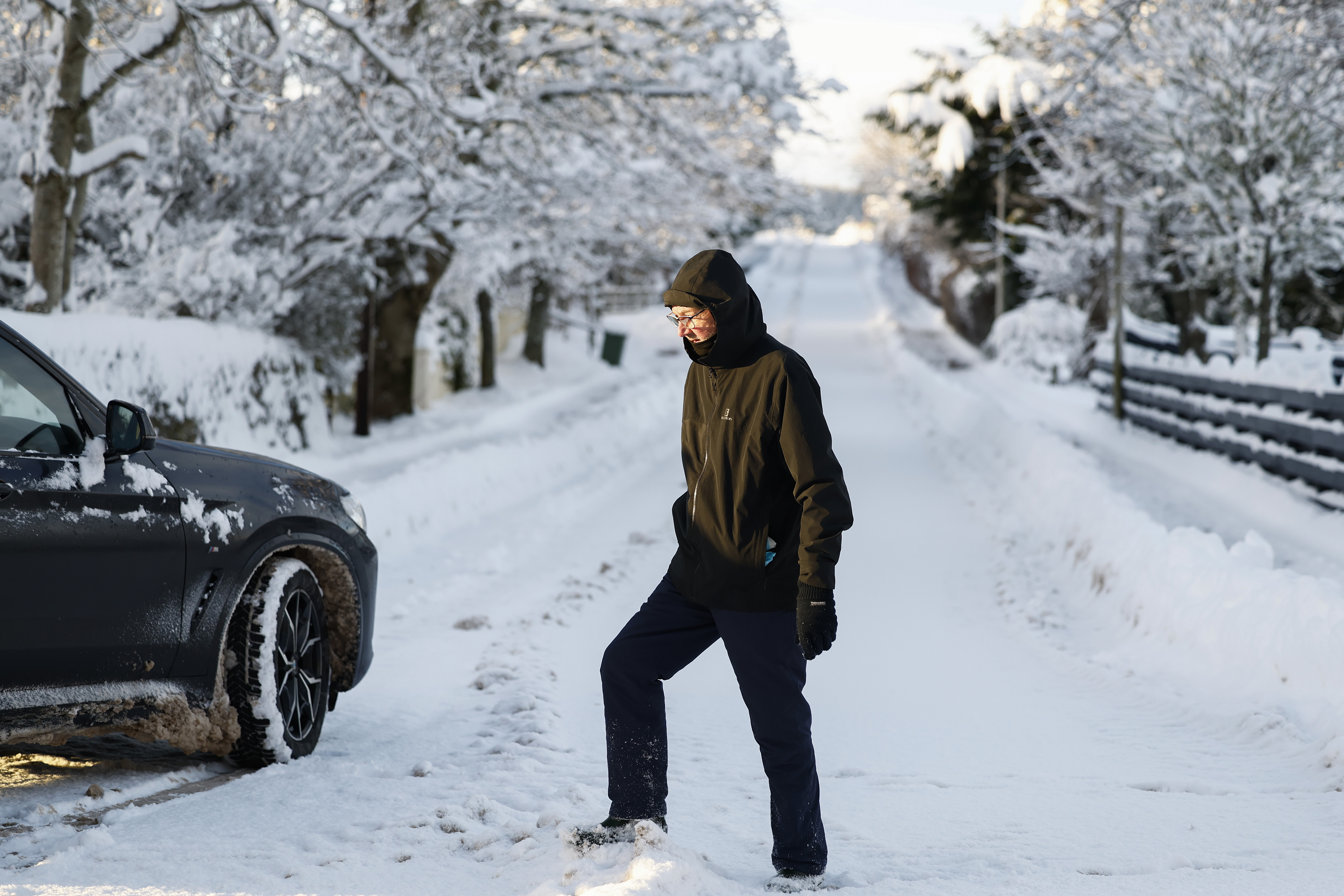 Thousands of household are due cold weather payments as a cold snap hits the UK