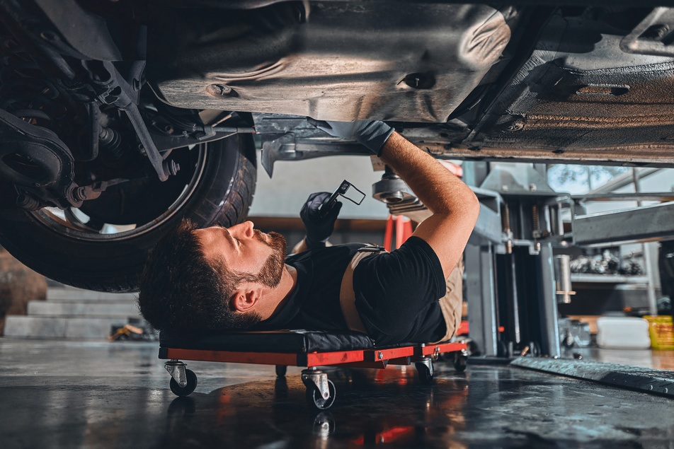 5 Things You Need to Become A Professional Car Technician
