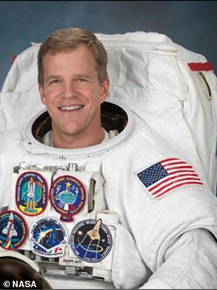 Guillermo Söhnlein will travel to Dean's Blue Hole with former astronaut Scott Parazynski (pictured)
