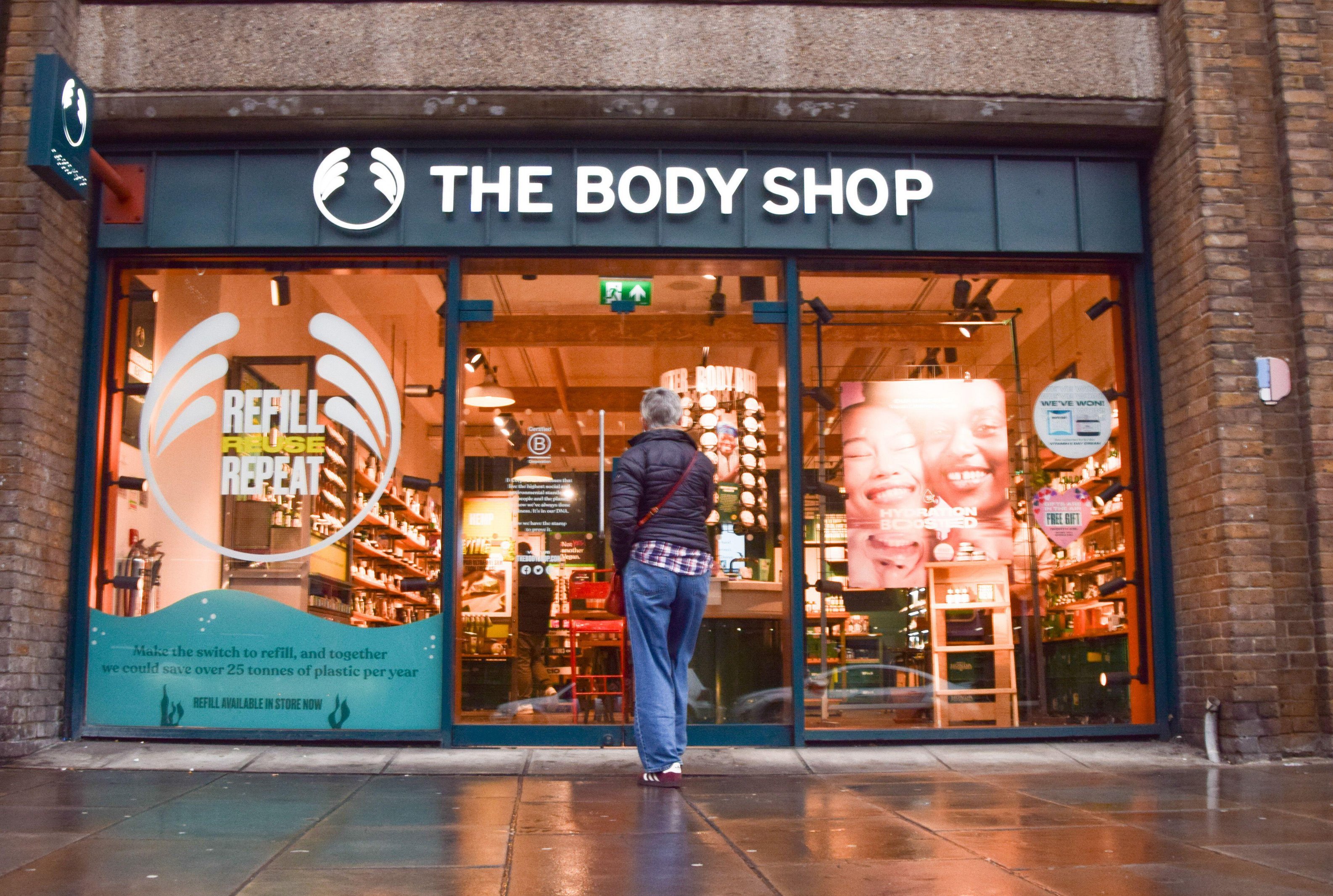 The Body Shop's administrators have set a deadline for buyers to submit bids to save 1,500 jobs