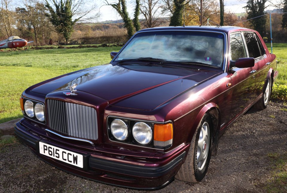 The rare motor was top of the range for its time and came complete with walnut dinner trays, sheepskin carpets and heated seats