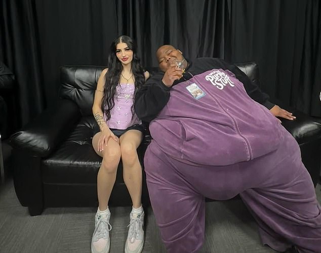 A photo of 500lbs rapper Dave Blunts and his girlfriend has gone viral after the star, 23, sparked health fears by performing onstage with an oxygen tank