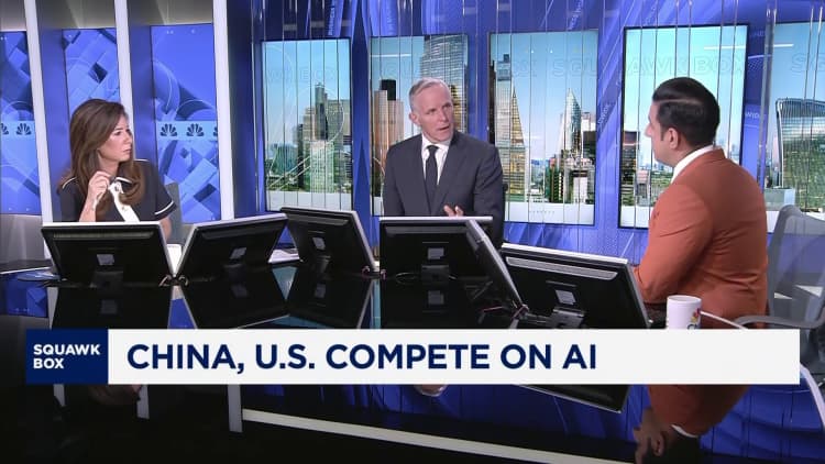 China treads fine line between AI control and competition