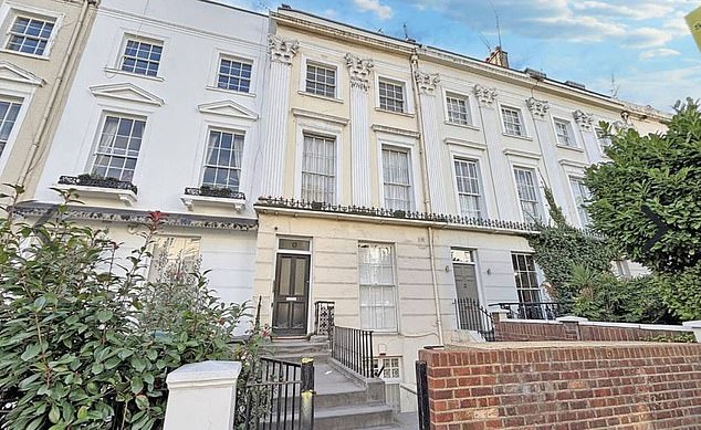 Notting Hill flat worth: £1 million and sold at auction for £410,000